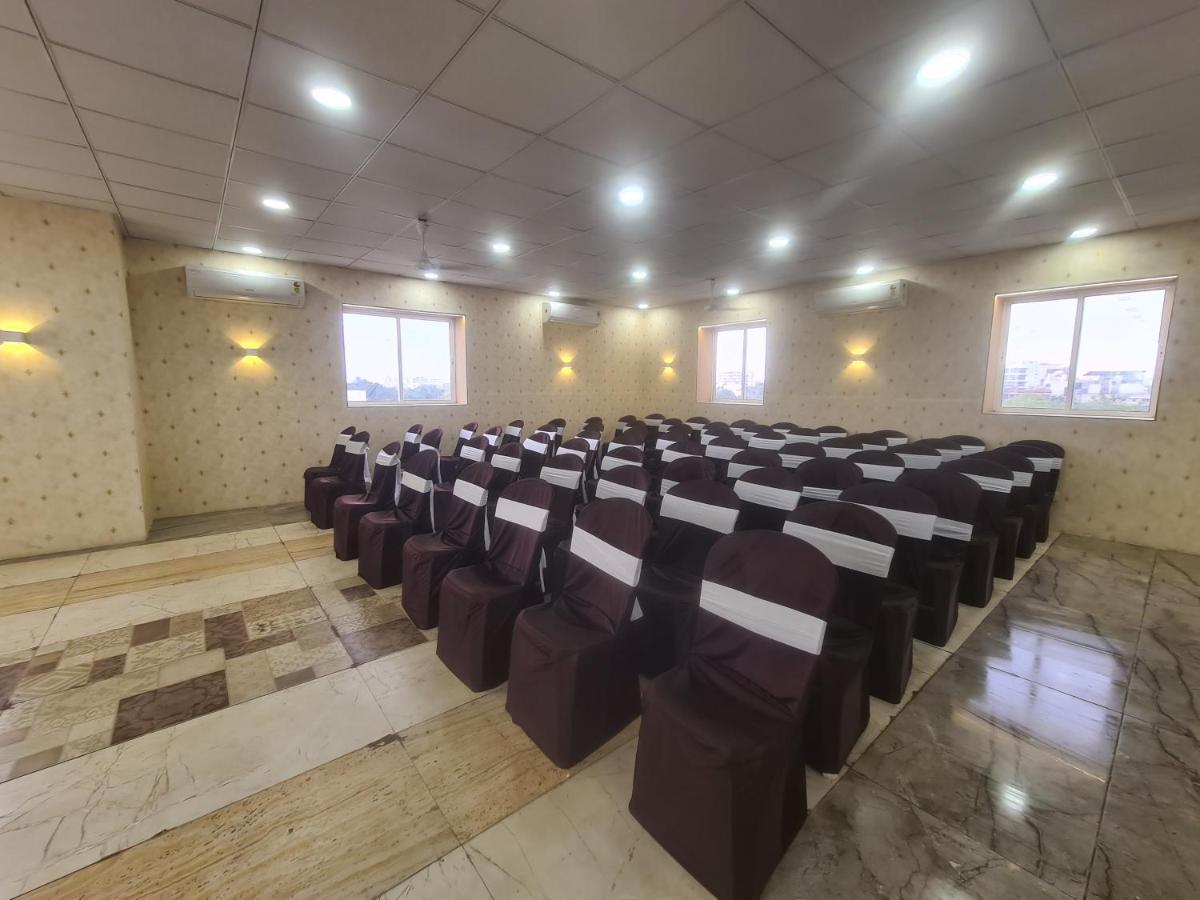 Hotel Nova Pride Rajkot Exterior photo