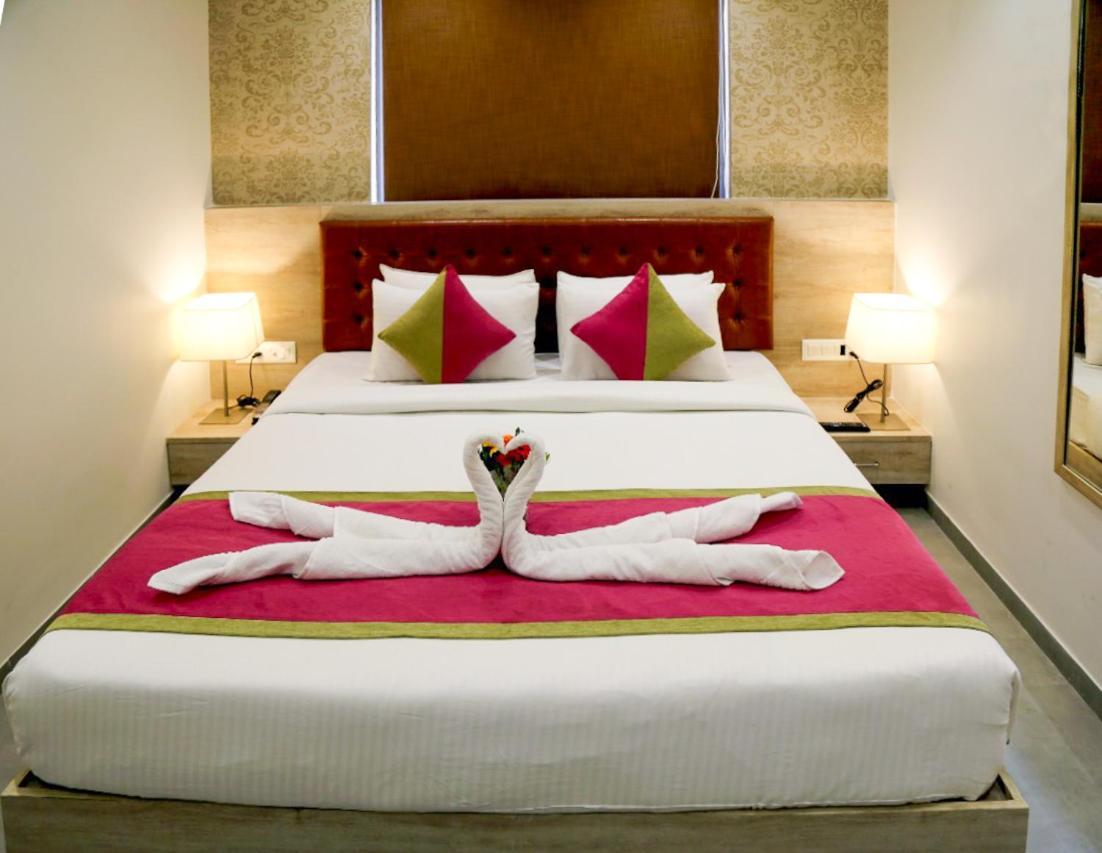 Hotel Nova Pride Rajkot Exterior photo